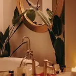 Maison Marie-Astrid, Guest House , Suite Avec Balneo Privee بوردو