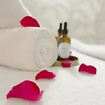 Maison Marie-Astrid, Guest House , Suite Avec Balneo Privee بيت ضيافة