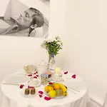 Maison Marie-Astrid, Guest House , Suite Avec Balneo Privee ゲストハウス 3*