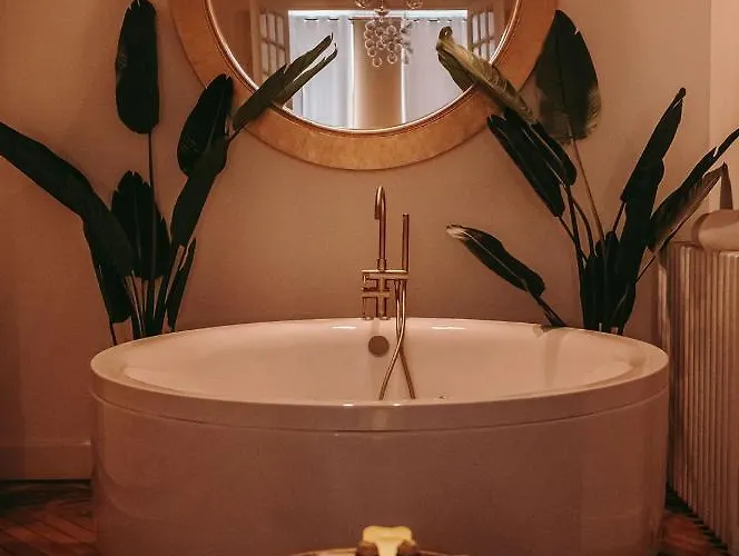 Maison Marie-Astrid, Suite avec Balnéo privée Pensión 3*