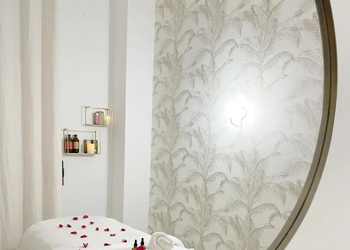 Maison Marie-astrid, Avec Balneo Privee بيت ضيافة