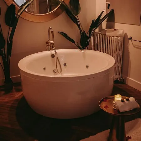 Maison Marie-astrid, Avec Balneo Privee Guest house 4*